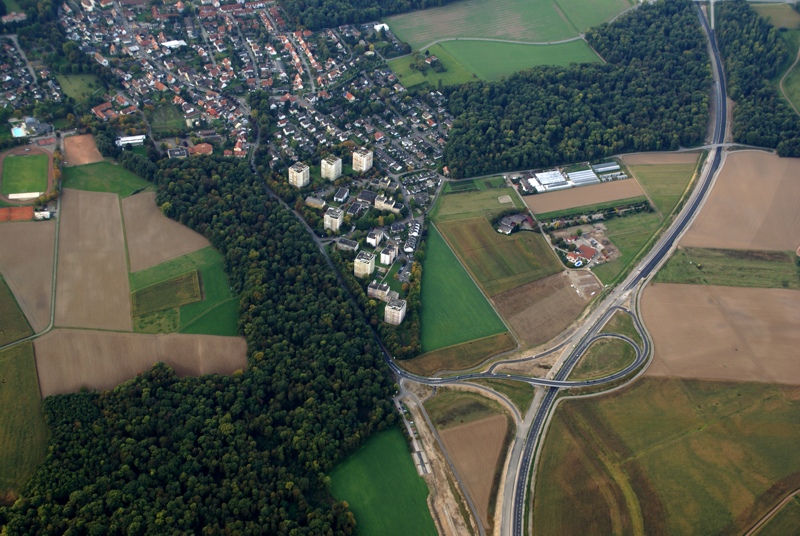 Luftbild Umkirch und B31 