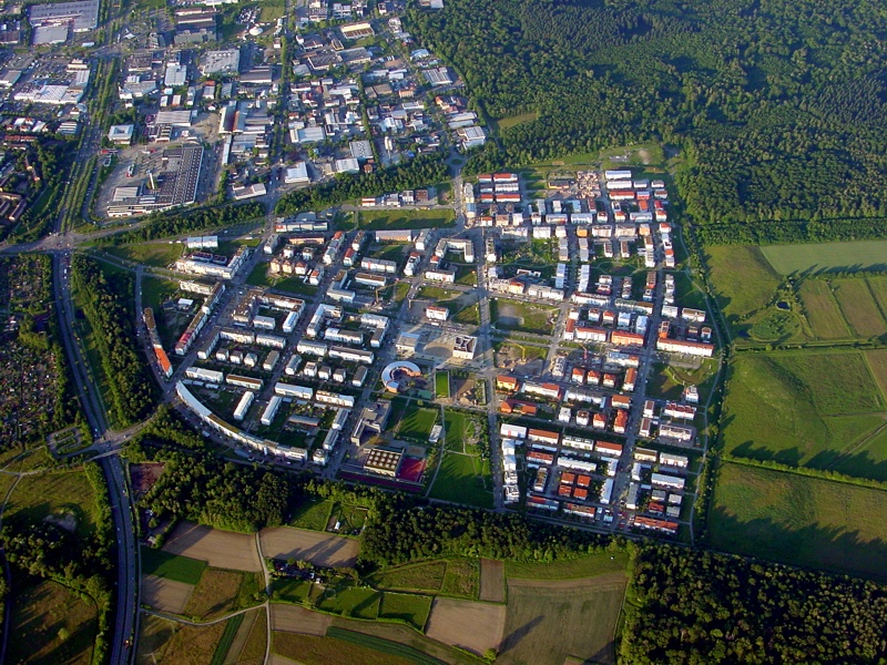 Luftbild vom Freiburger Rieselfeld im Juni 2006
