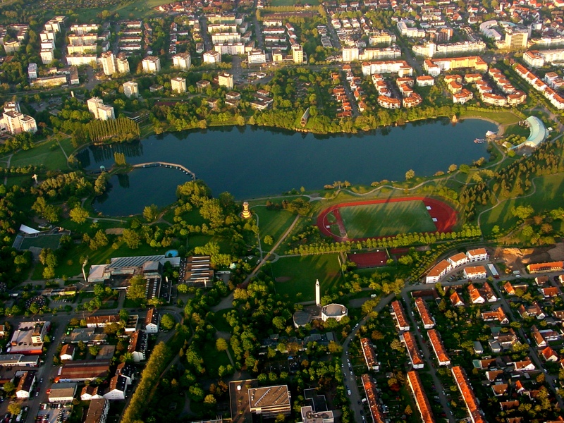 Luftbild vom Seepark und der Sundgauallee in Freiburg